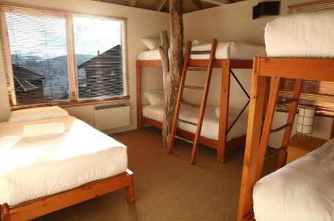 Caravaggio - Accommodation Burleigh 2