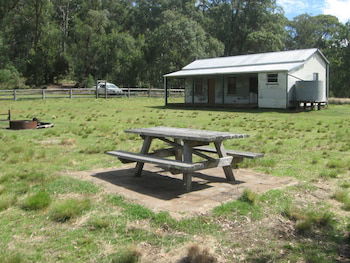 Brackens Hut - Accommodation Burleigh 6