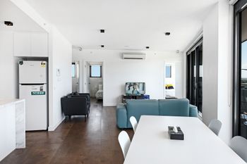 Roomerang At Panorama Apartments 3 - Accommodation Burleigh 2