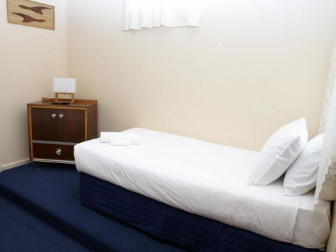 Amara Springs Guest House - Accommodation Burleigh 3