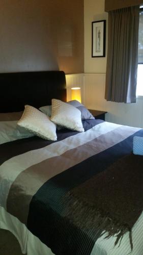 About Time Retreats Studio Three - Accommodation Burleigh 6