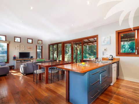 Buccoo - Accommodation Burleigh 6