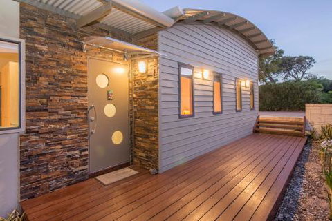 Caves Retreat - Accommodation Burleigh 0