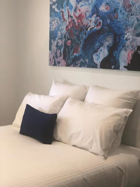 The Avenue Inn - Accommodation Burleigh 5