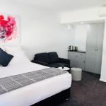 The Avenue Inn - Accommodation Burleigh 0