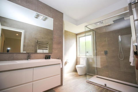 Amber Mist Villa Two - Accommodation Burleigh 6