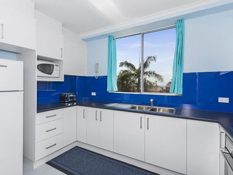 Fairleigh Unit 1 - Accommodation Burleigh 5