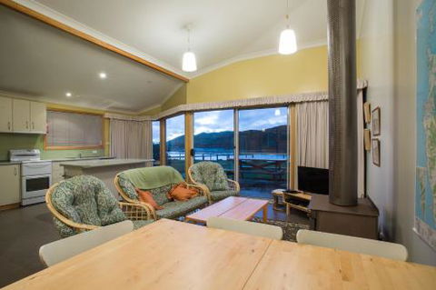Arthur Riverfront & Sea Lodge Downstream - Accommodation Burleigh 1