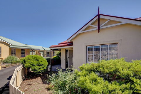 Avalon Cottage - Accommodation Burleigh 1