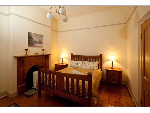 Fairholme Townhouse - Accommodation Burleigh 0