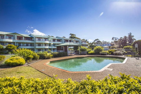 Fathoms 6 Mollymook - Accommodation Burleigh 2
