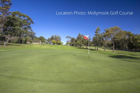 2 / 81 Clyde St. Villa De Golf At Mollymook - Accommodation Burleigh 5