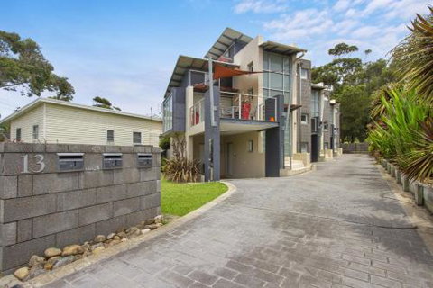 Mollymook Townhouse Shepherd Street 3 / 13 - Accommodation Burleigh 2
