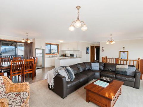 AMBIENCE By THE SEA - Accommodation Burleigh 2