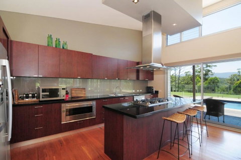 Bottlebrush Lodge Great Views & A Pool! - Accommodation Burleigh 4