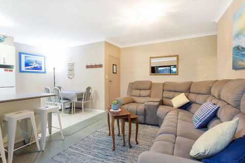 Apollo Unit 7 - Accommodation Burleigh 1