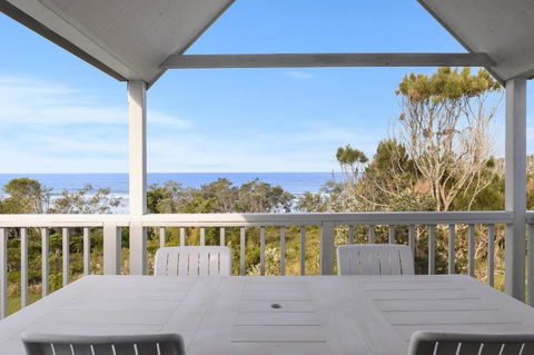 Blue Oar Beach House - Accommodation Burleigh 2