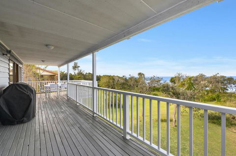 Blue Oar Beach House - Accommodation Burleigh 3