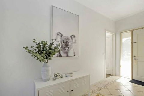 APOLLO BAY HOLIDAY HOUSE Walk To Beach + Wifi - Accommodation Burleigh 5