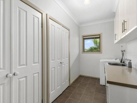 THE LOCH SURFSIDE WIFI NETFLIX PET FRIENDLY (OUTSIDE ONLY) - Accommodation Burleigh 3