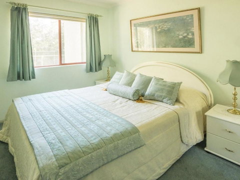 Mitchell 5 / 1A Fathoms - Accommodation Burleigh 2