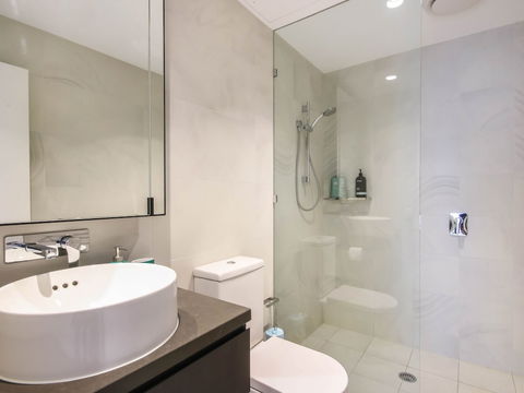 Urban Rest - Mary St - Accommodation Burleigh 1