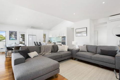 YOU ME & THE SEA BLAIRGOWRIE - Accommodation Burleigh 1