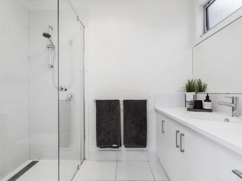 YOU ME & THE SEA BLAIRGOWRIE - Accommodation Burleigh 2