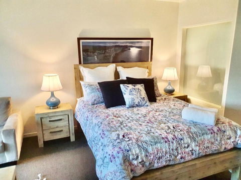 FAMILY ISLAND GETAWAY BEACHFRONT APARTMENT - Accommodation Burleigh 5