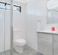 East Light - Accommodation Burleigh