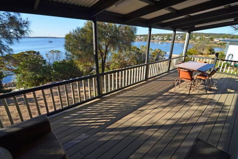 CDC 625 Beach House Incl.rear 2BR Studio - Accommodation Burleigh 6