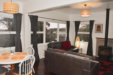 NEW Winston Cottage Leura Views & Location - Accommodation Burleigh 1