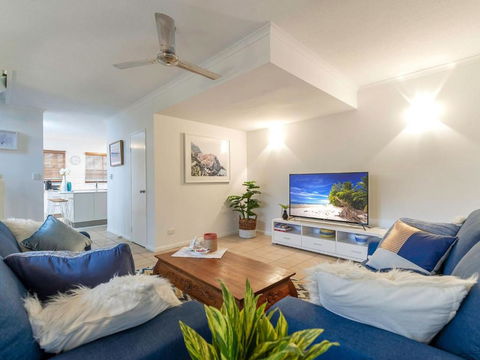 Allawah Palms Villa - Accommodation Burleigh 5