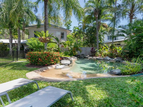 Allawah Palms Villa - Accommodation Burleigh 1