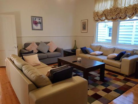 CARNBREA - Accommodation Burleigh 3