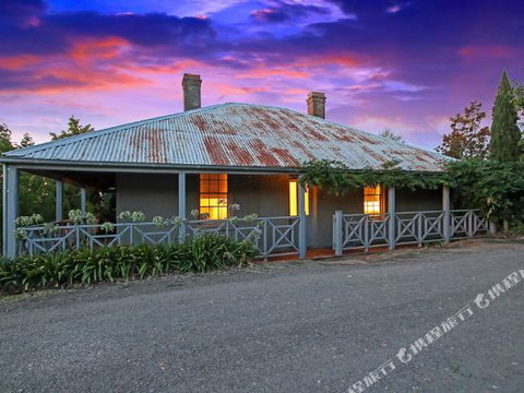 Beechworth 4a Albert Road - Accommodation Burleigh 2