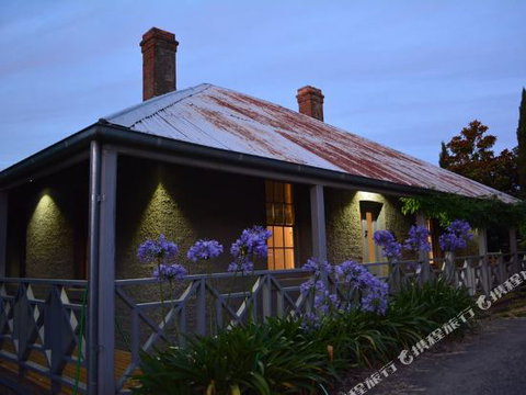 Beechworth 4a Albert Road - Accommodation Burleigh 4