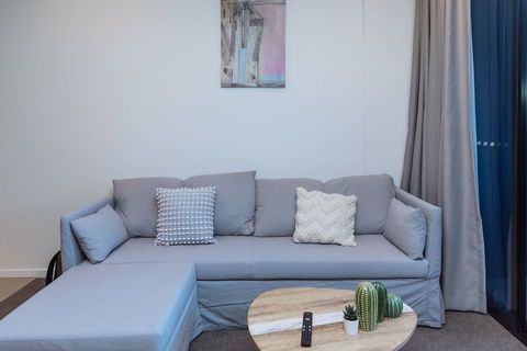 Airtrip Apartments On Deshon St - Accommodation Burleigh 6