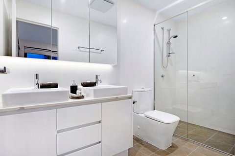 NEO Apartments Holidays Gold Coast - Accommodation Burleigh 5