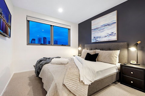 NEO Apartments Holidays Gold Coast - Accommodation Burleigh 6