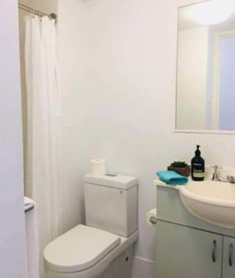 2106 Cozy Inner City Apartment - Accommodation Burleigh 0