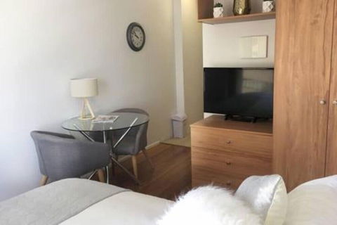 2106 Cozy Inner City Apartment - Accommodation Burleigh 3