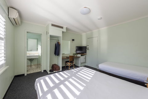 Panorama Bathurst - Accommodation Burleigh 4