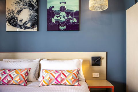 Nightcap At Monash Hotel - Accommodation Burleigh 5