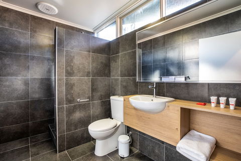 Nightcap At Monash Hotel - Accommodation Burleigh 4