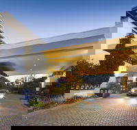 Ramada by Wyndham Diplomat Canberra - Accommodation Burleigh
