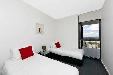 AAC Apartments - Manhattan - Accommodation Burleigh 4