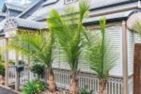 One Thornbury Boutique B & B - Accommodation Burleigh 0