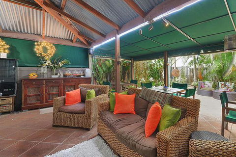 One Thornbury Boutique B & B - Accommodation Burleigh 2
