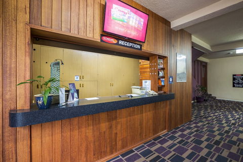 Boomerang Hotel - Accommodation Burleigh 4